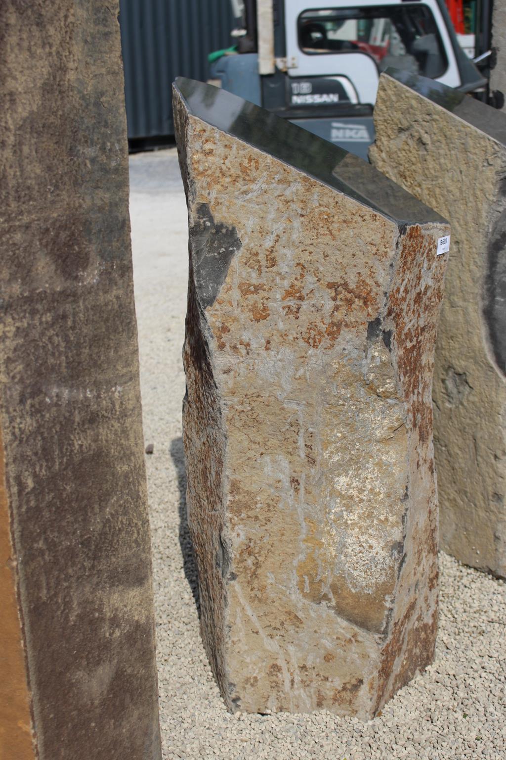Basaltsäule mit polierten Kopf ca. 40x45x100cm